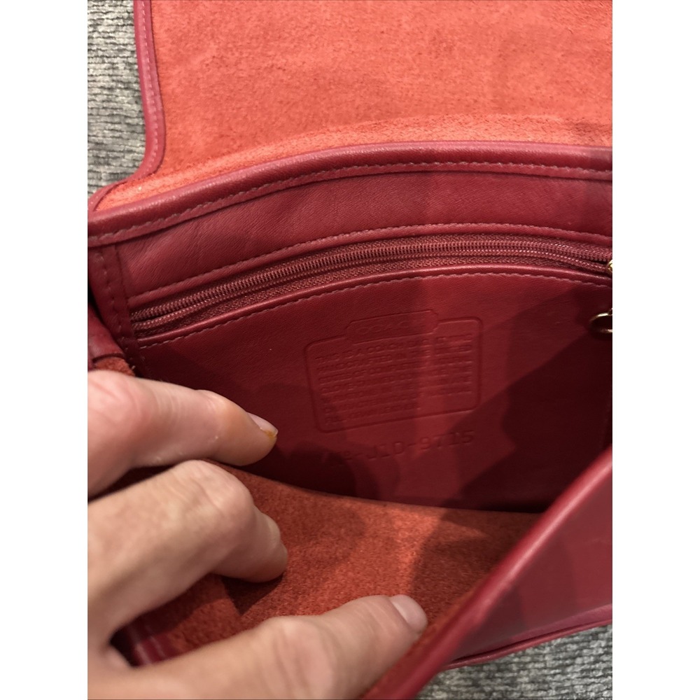 Vintage Coach Legacy Companion Flap Turn Lock Crossbody Red Leather 9715 - Picture 4 of 5
